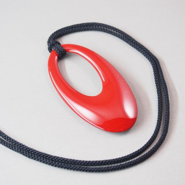 Shioyasu Shikki: Wajima Lacquerware “Shizuku” Pendant (Large), Vermilion Roiro Finish