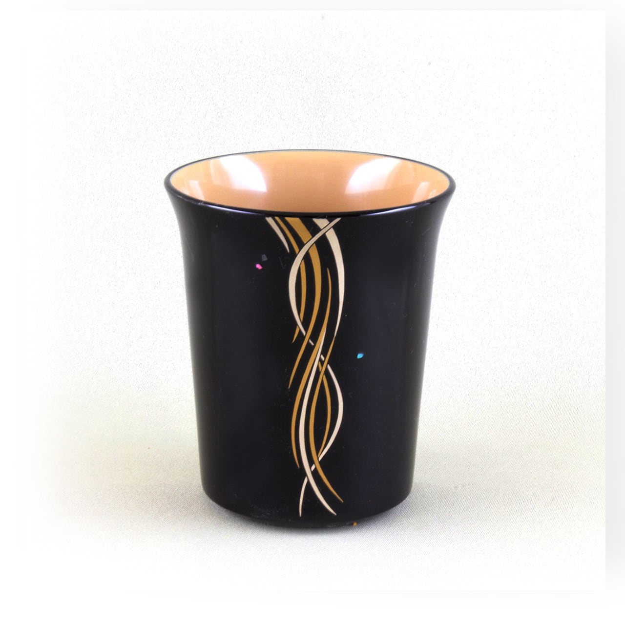 Kato Lacquerware: Wajima Lacquerware Pair of Tumblers with Flowing Stream Maki-e