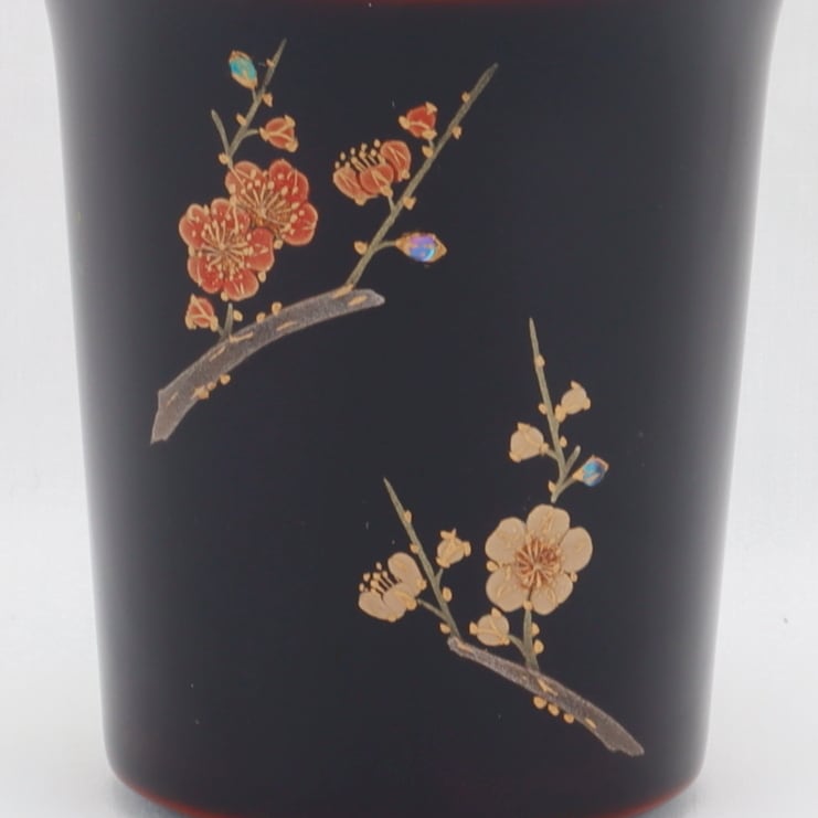 Kato Lacquerware: Wajima Lacquerware Pair of Red and White Plum Blossom Maki-e