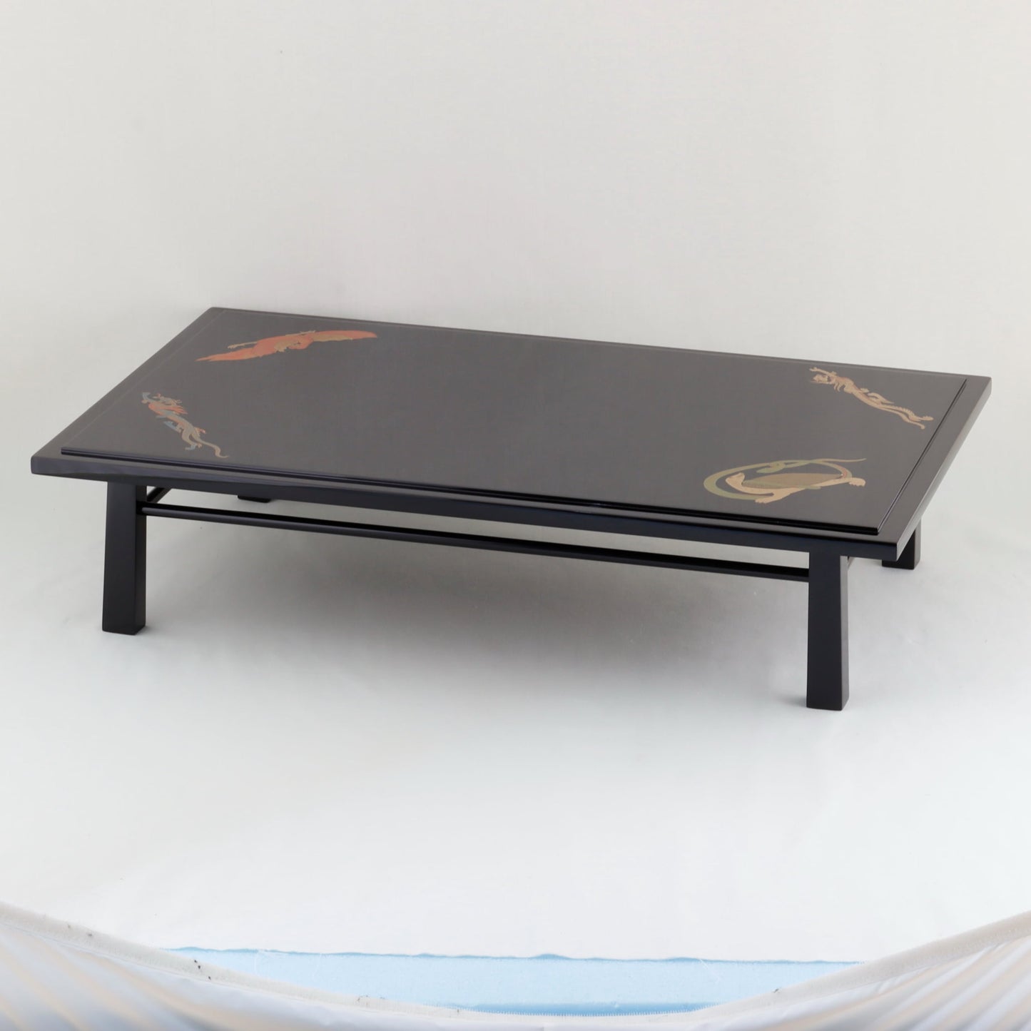 Kato Lacquerware: Wajima Lacquerware Low Display Stand with Four Legs – Four Guardian Deities Maki-e