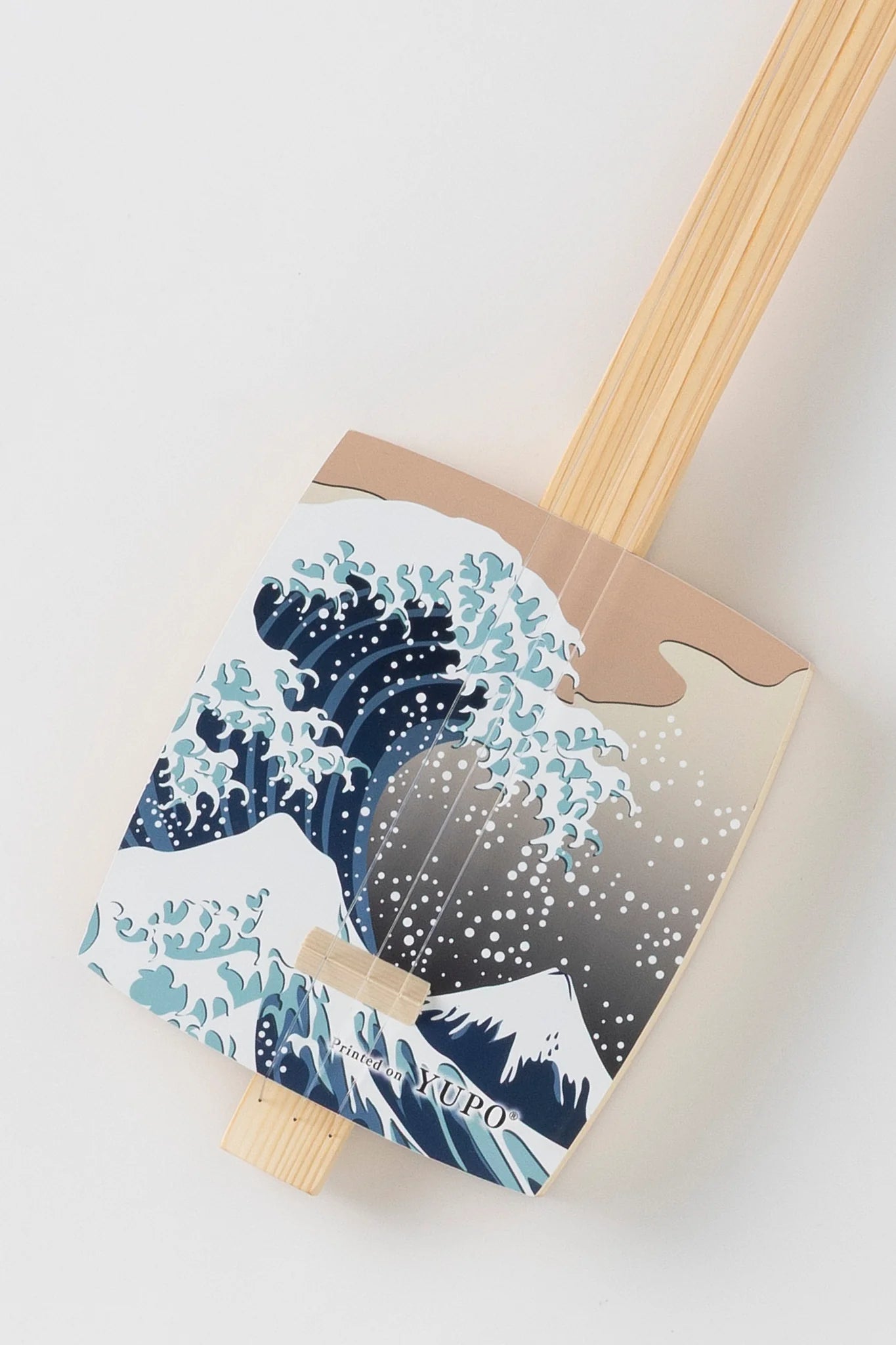 Sangenshi Kikuoka: Chinton EDO Series Playable Mini Shamisen – The Great Wave off Kanagawa