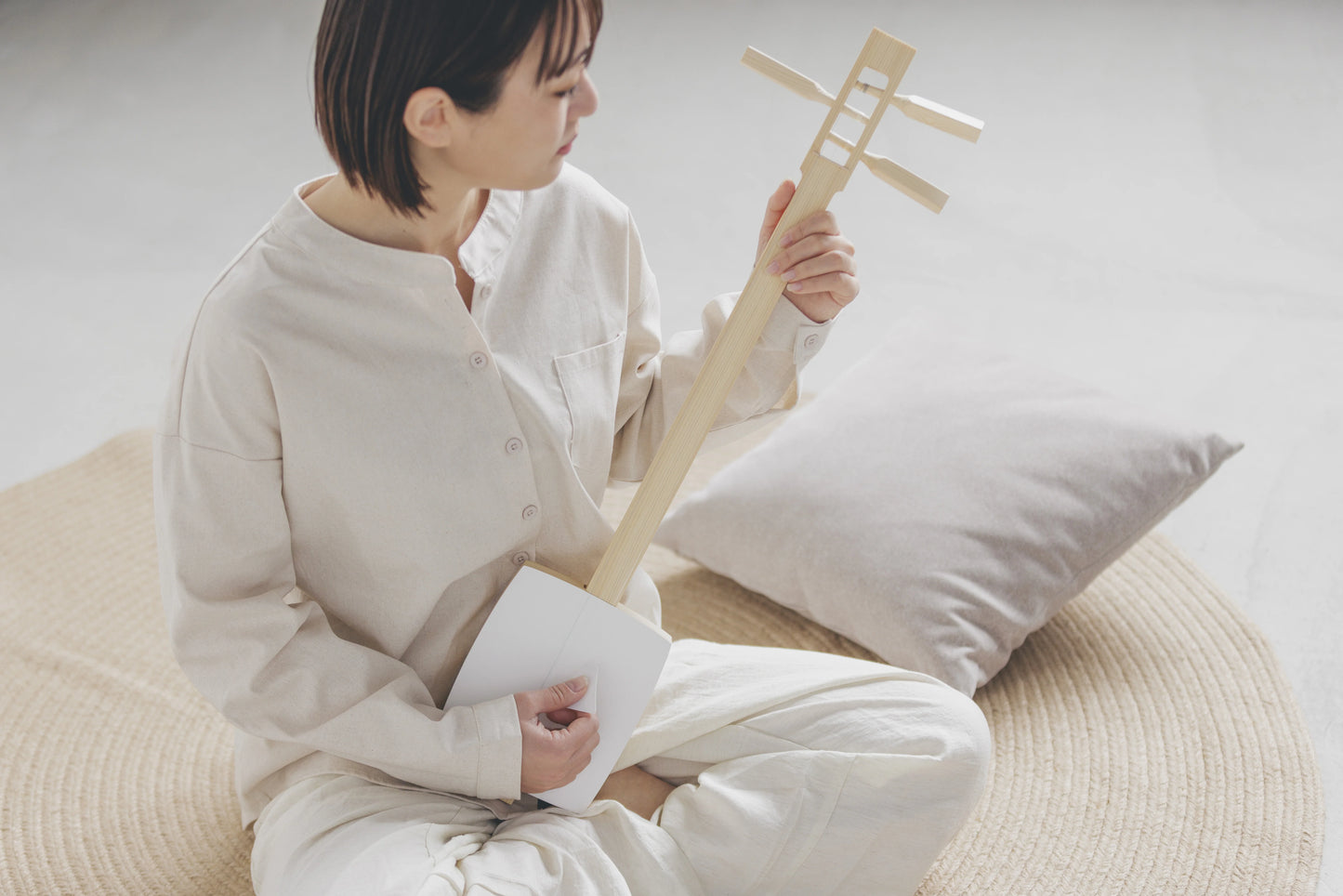 Sangenshi Kikuoka: Chinton - A Compact Shamisen