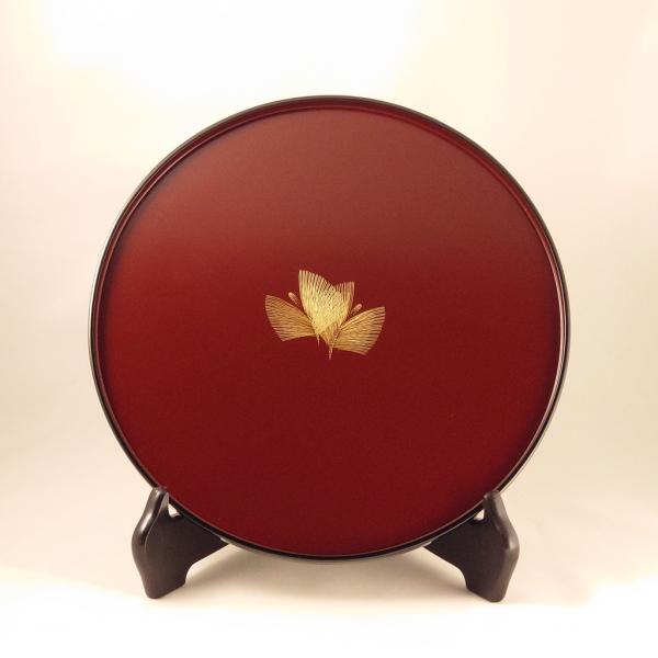 Shioyasu Shikki: Wajima Lacquerware Round Tray, Urumi Finish “Kotobuki Pine” – Chinkin (Gold Inlay)