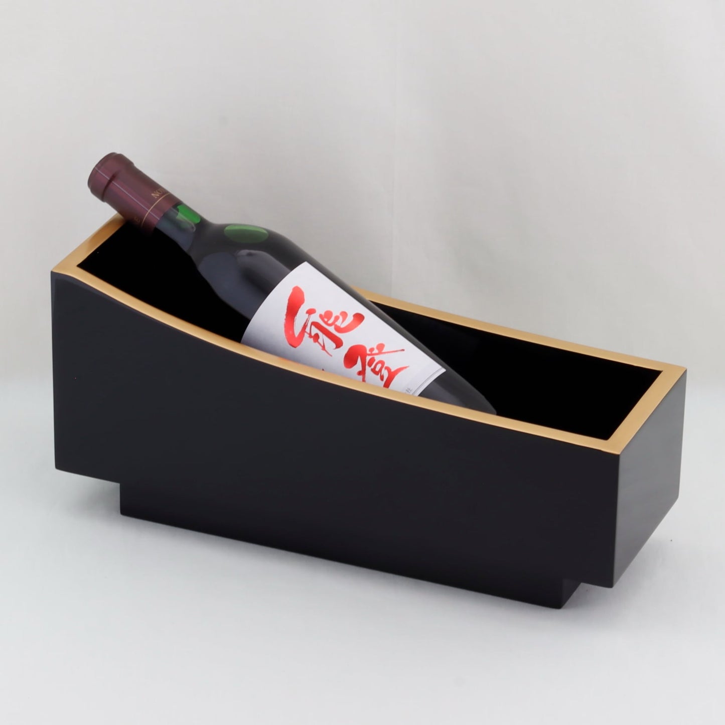 Kato Lacquerware: Wajima Lacquerware Wine Cooler Letter with Gold Vine Maki-e