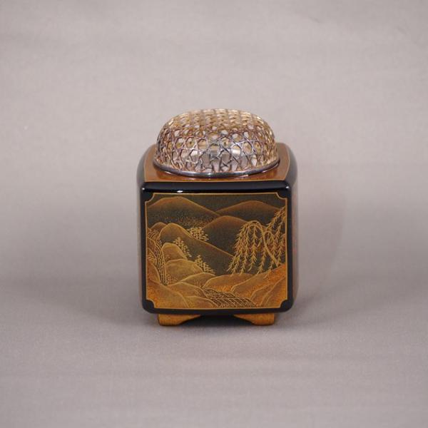 Shioyasu Shikki: Wajima Lacquerware Incense Burner, Square (Small), Black Roiro Finish “Four Seasons Landscape” Maki-e
