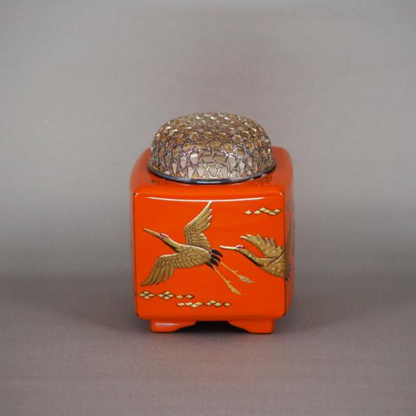 Shioyasu Shikki: Wajima Lacquerware Incense Burner, Square (Small), Washed Vermilion Roiro Finish “Crane” Maki-e