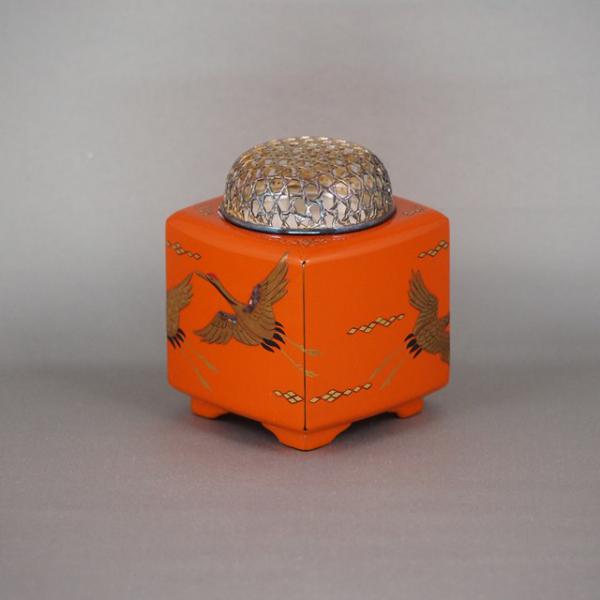 Shioyasu Shikki: Wajima Lacquerware Incense Burner, Square (Small), Washed Vermilion Roiro Finish “Crane” Maki-e