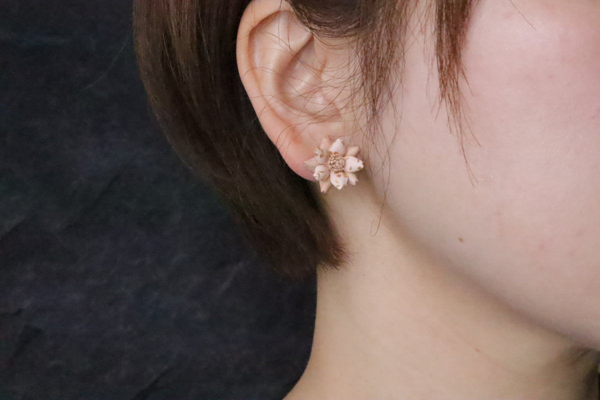 Tomita Sen Kogei: SARASA Flower Earrings / Clip-On Earrings