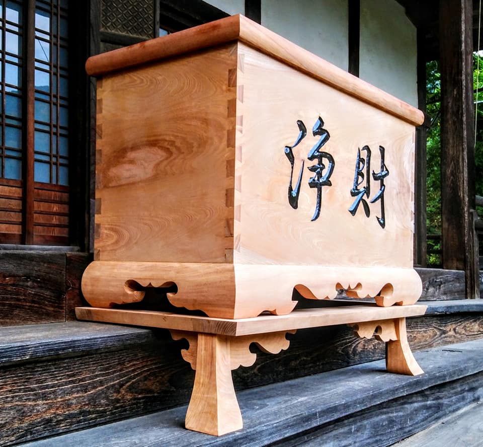 Sato Mokko: Keyaki Temple Offering Box
