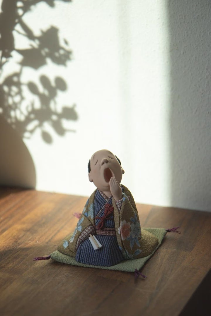 Koikko: Edo Rakugo Doll – “Akubi Shinan” (Yawning Lesson) – Shiracha