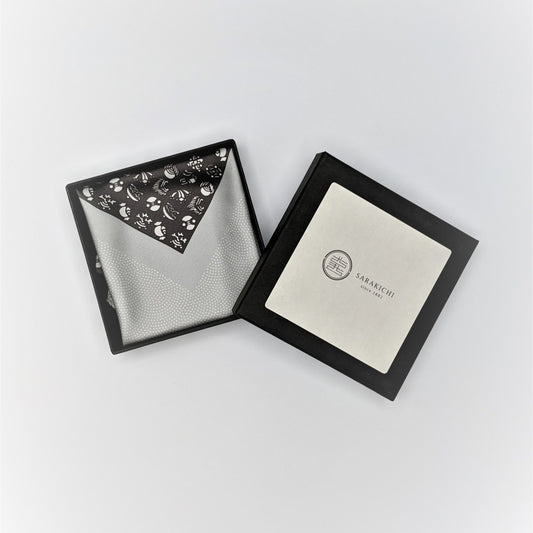 Tomita Sen Kogei: SARAKICHI – Pocket Square (Treasures / Su Nezumi Gray)