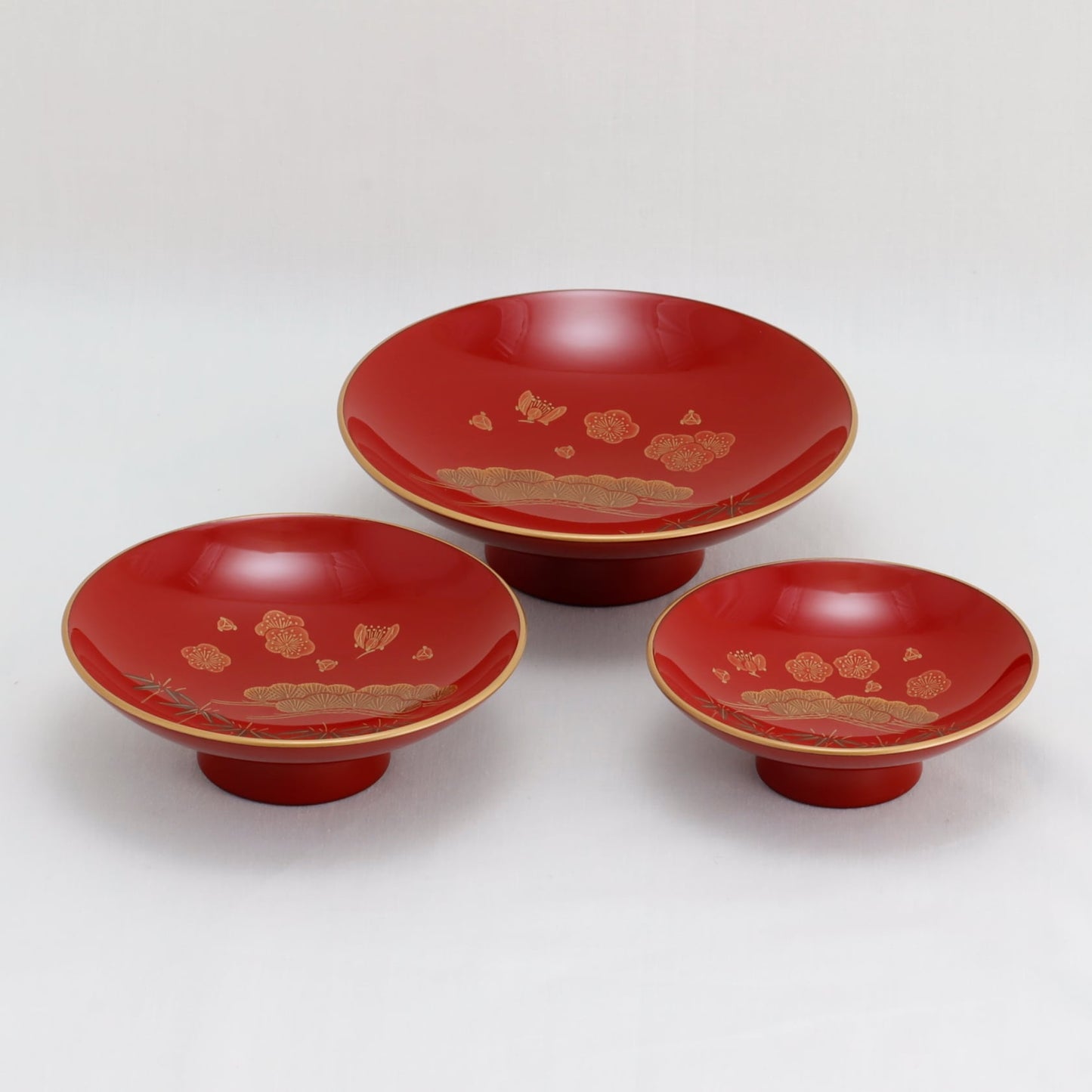 Kato Lacquerware: Wajima Lacquerware Fan-Shaped Toso Set - Pine, Bamboo and Plum Maki-e