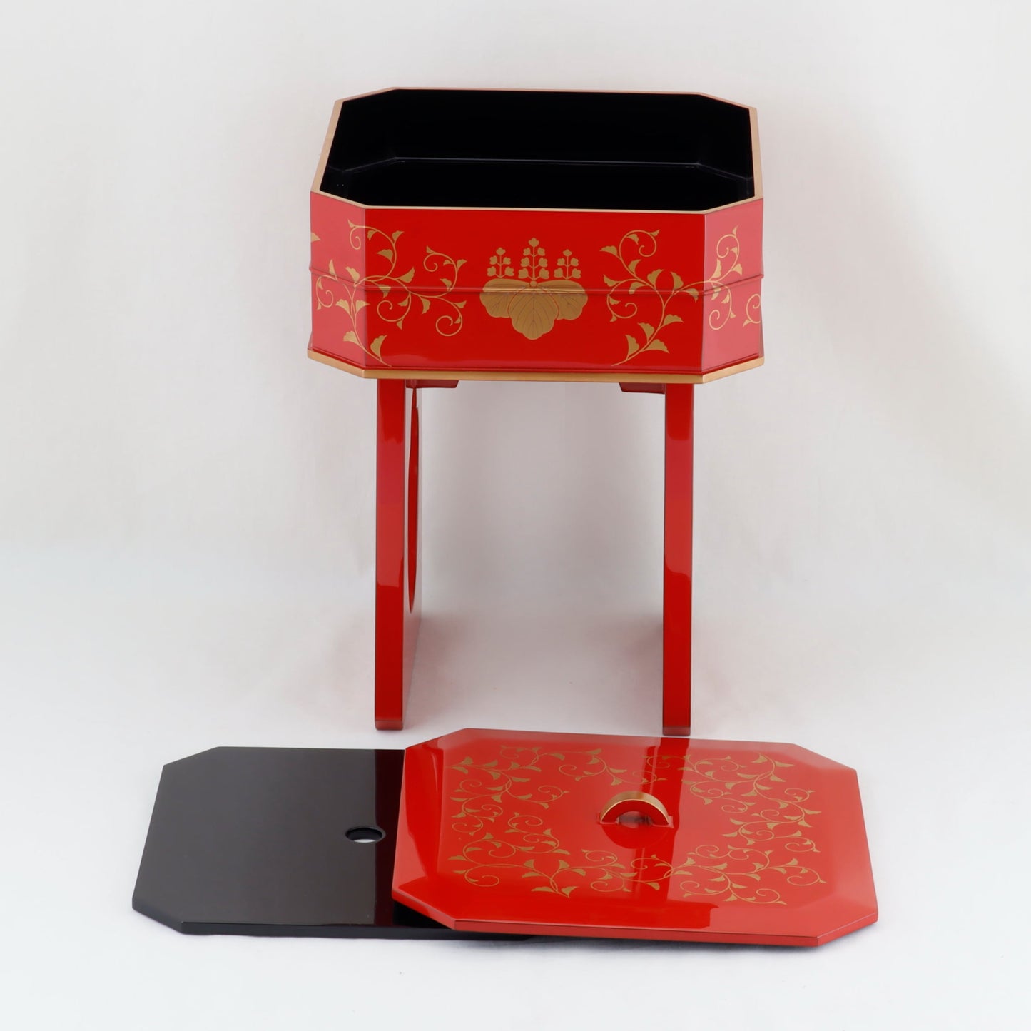 Kato Lacquerware: Wajima Lacquerware Temple Offering Vessel — Vermilion Karakusa Maki-e