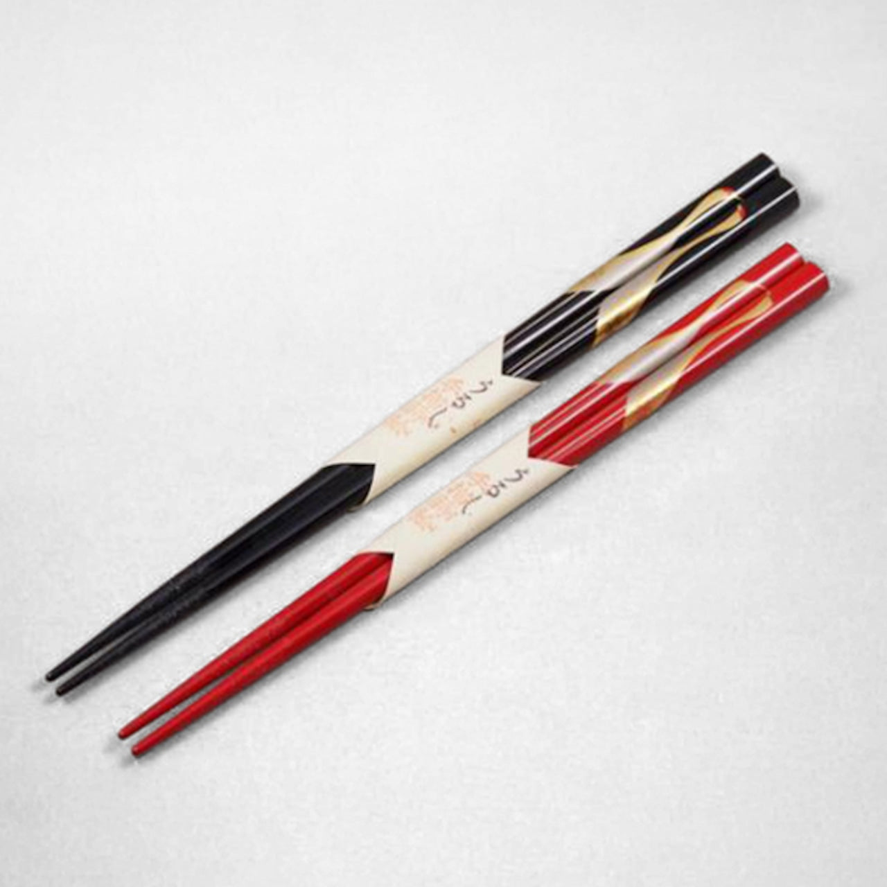Shioyasu Shikki: Wajima Lacquerware Pair of Chopsticks for Couples “Facing Cranes” Maki-e Design