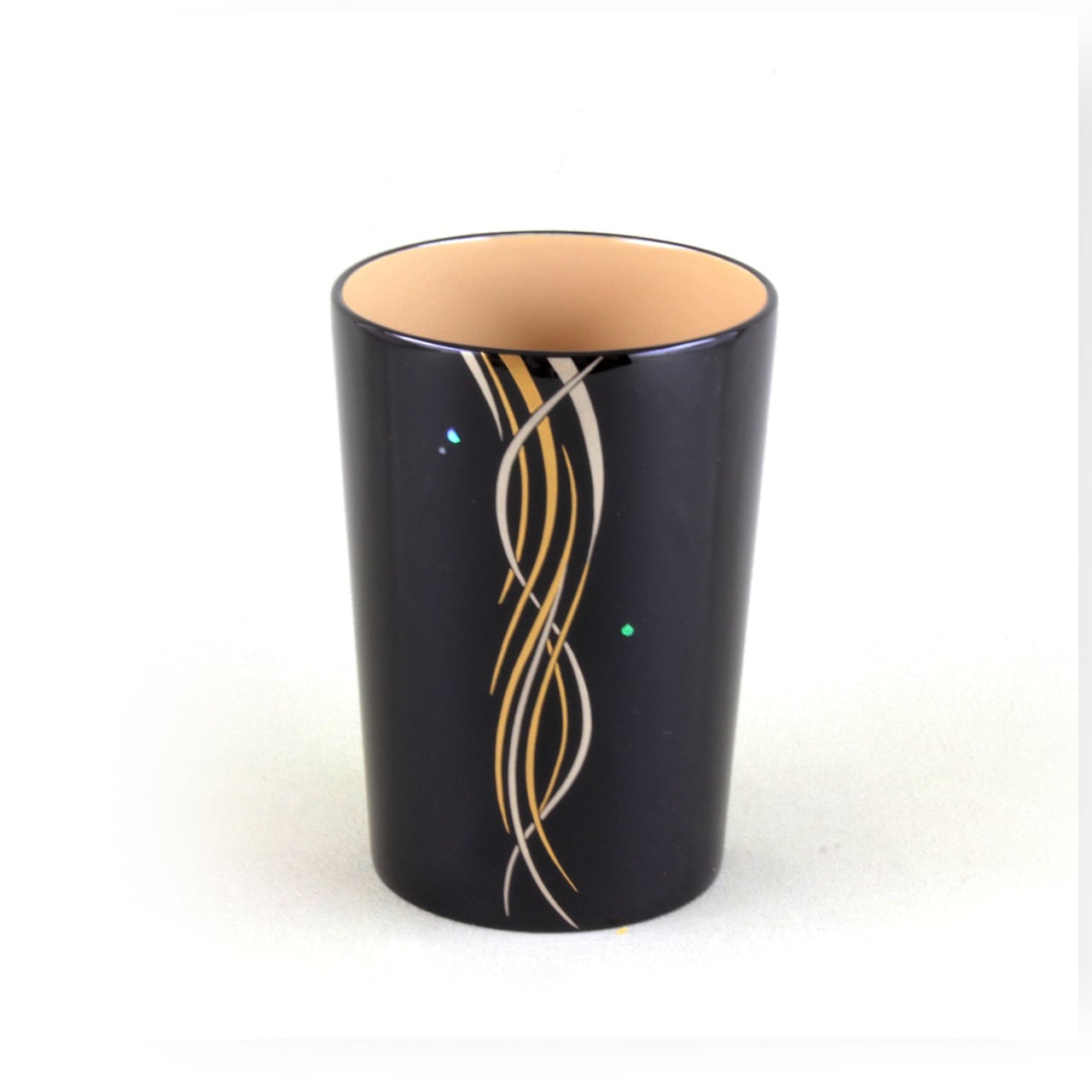 Kato Lacquerware: Wajima Lacquerware Pair of Tumblers with Flowing Stream Maki-e