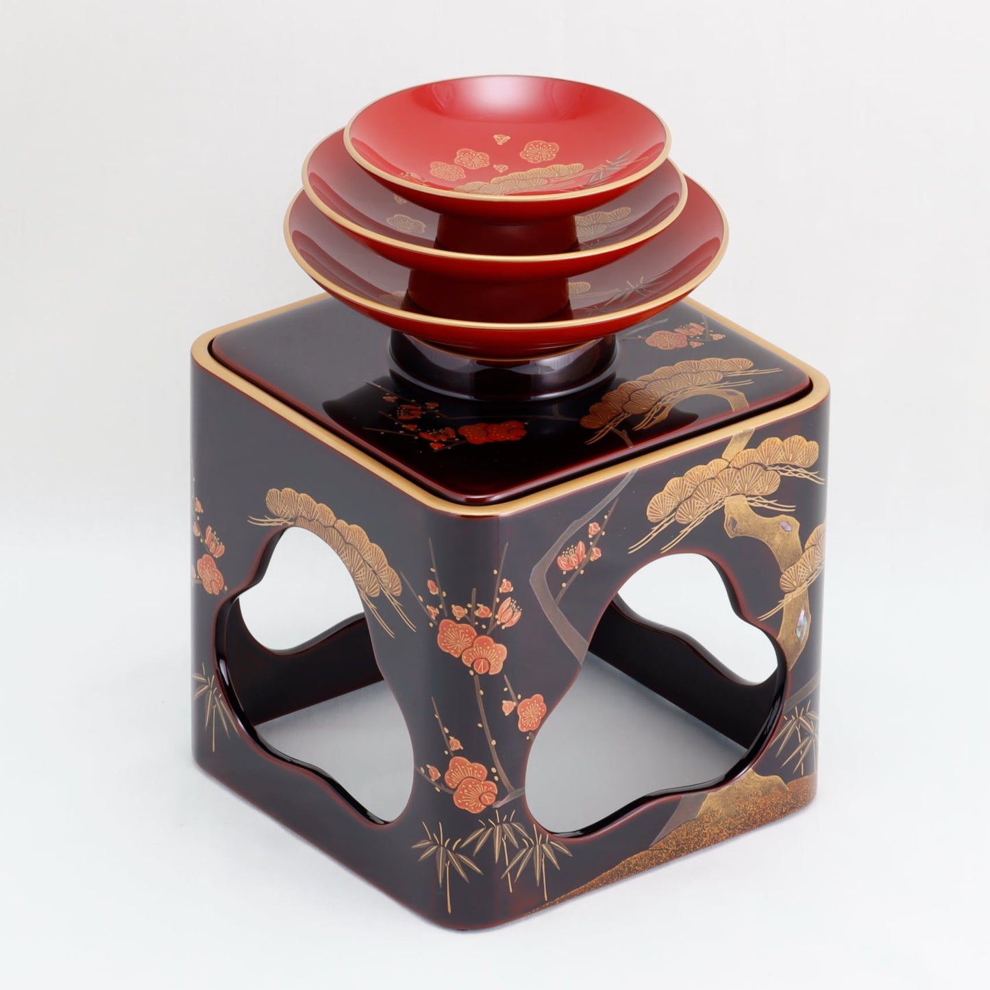 Kato Lacquerware: Wajima Lacquerware Fan-Shaped Toso Set - Pine, Bamboo and Plum Maki-e