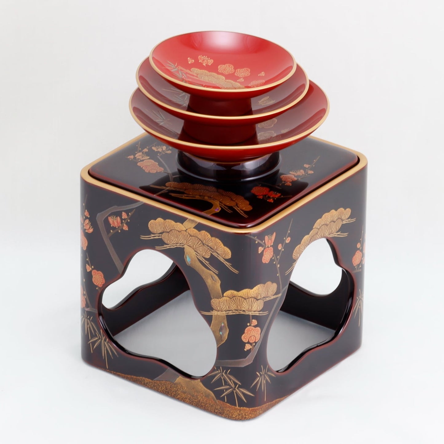 Kato Lacquerware: Wajima Lacquerware Fan-Shaped Toso Set - Pine, Bamboo and Plum Maki-e