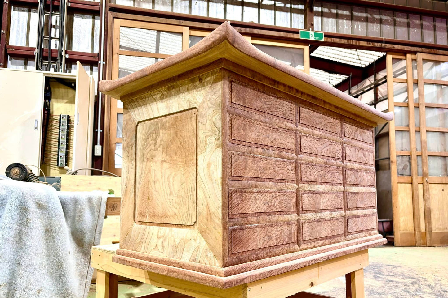 Sato Mokko: Solid Keyaki Fifteen-Drawer Chest with Cabriole Legs