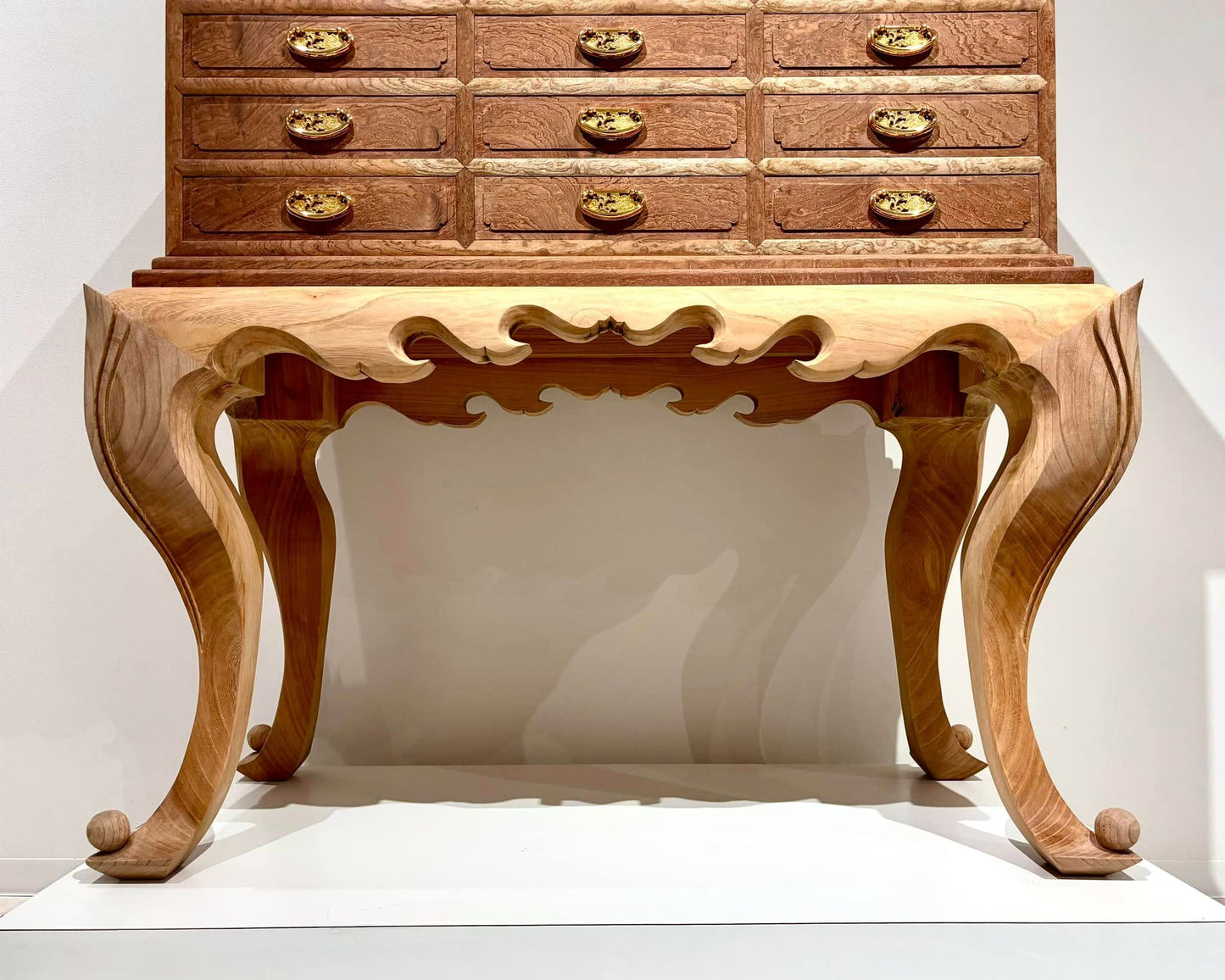 Sato Mokko: Solid Keyaki Fifteen-Drawer Chest with Cabriole Legs