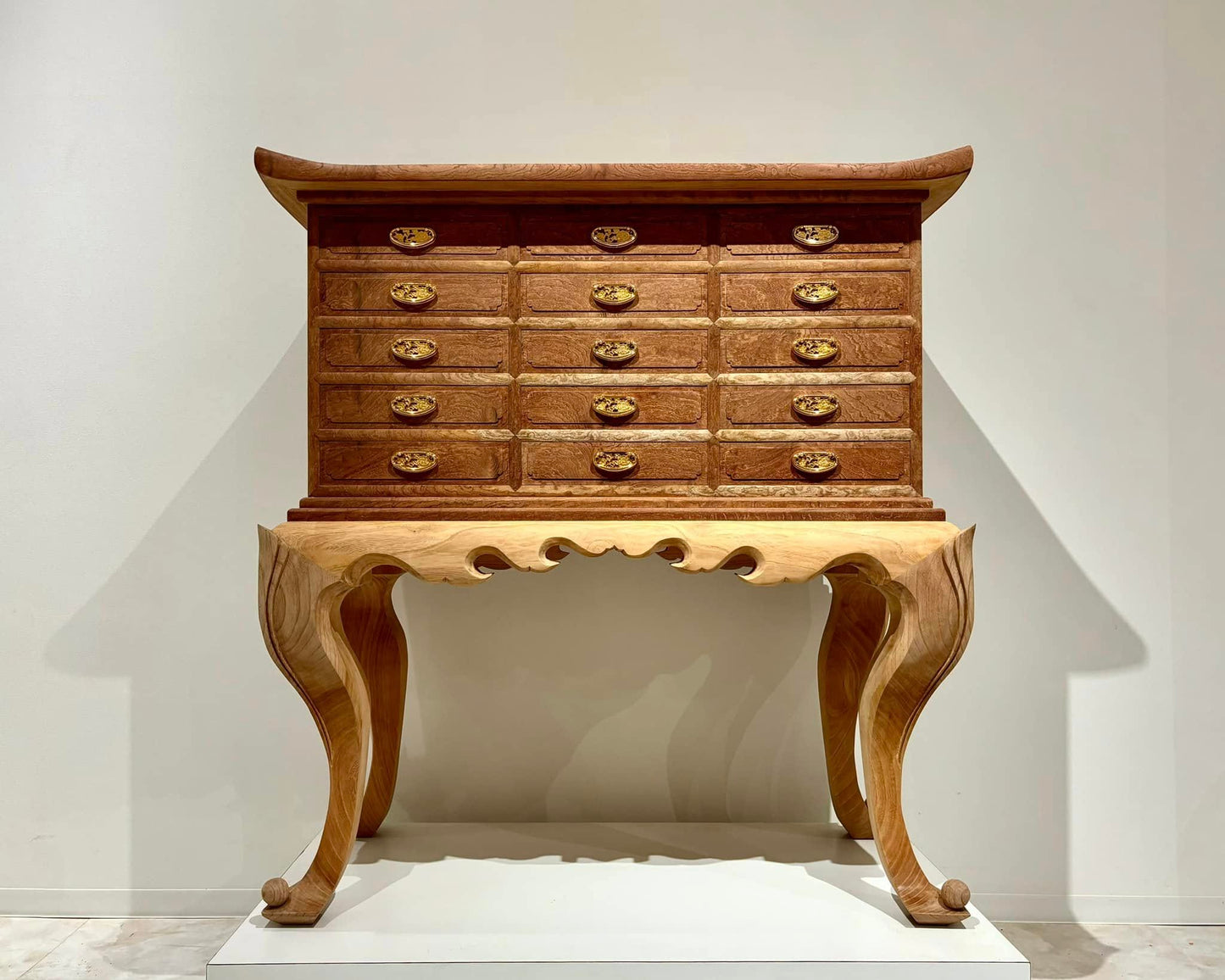 Sato Mokko: Solid Keyaki Fifteen-Drawer Chest with Cabriole Legs