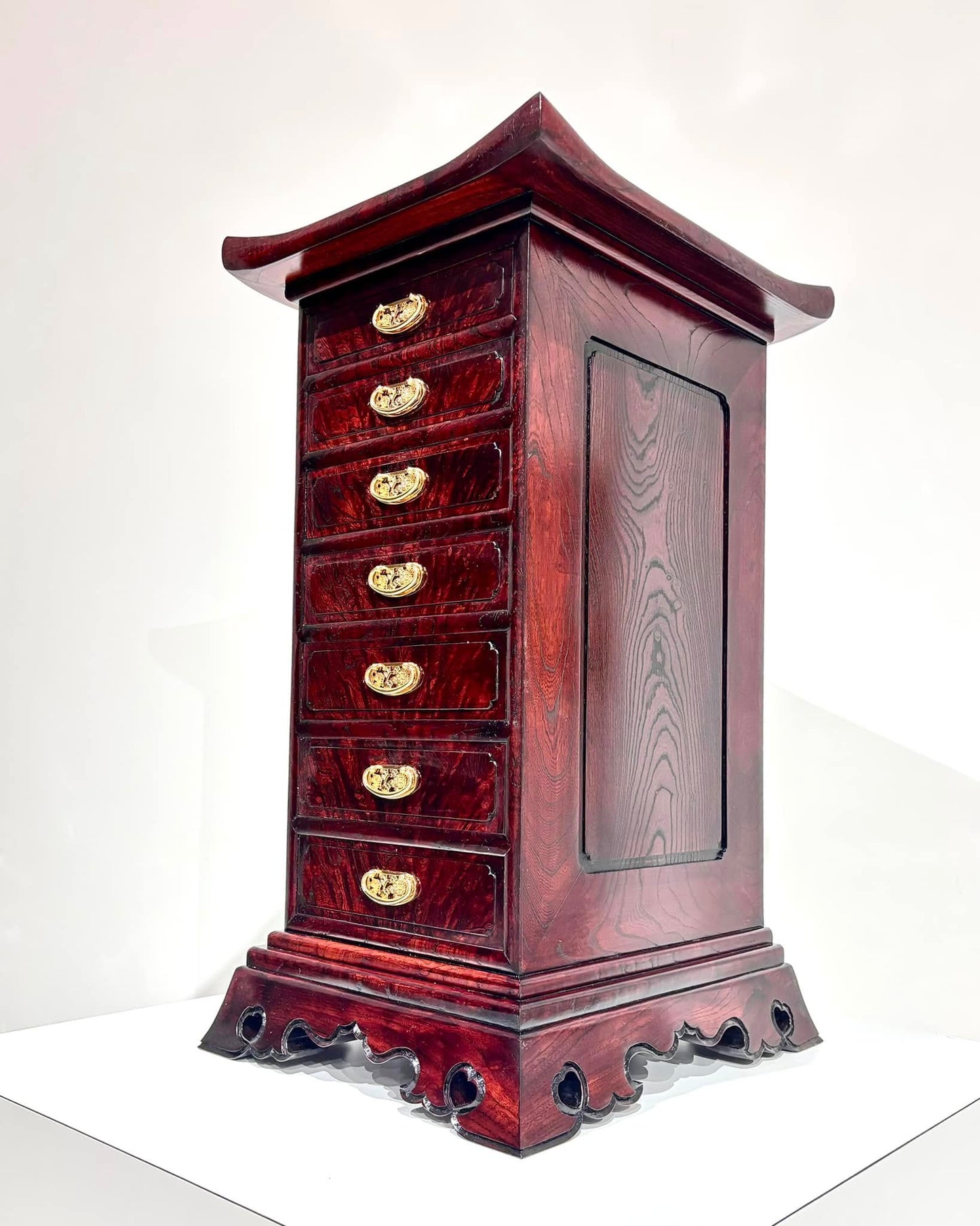 Sato Mokko: Solid Keyaki Joinery Chest