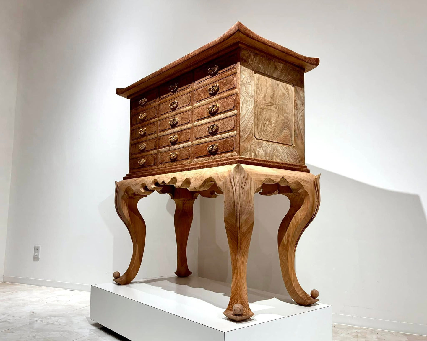 Sato Mokko: Solid Keyaki Fifteen-Drawer Chest with Cabriole Legs