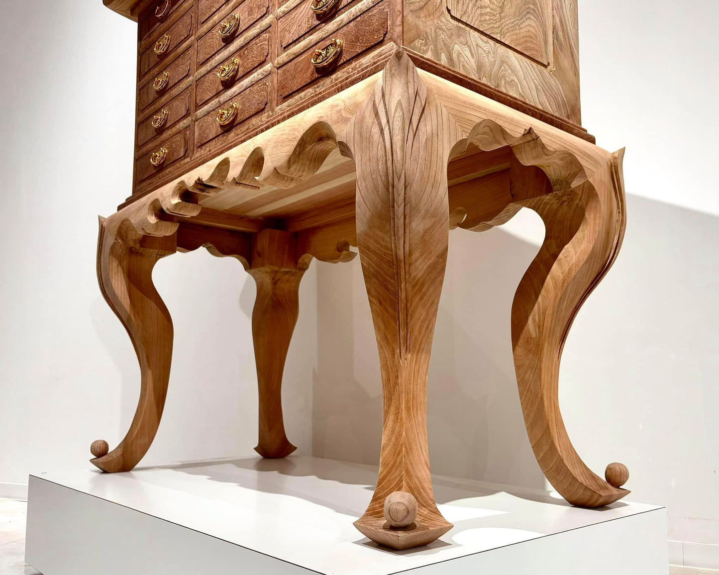 Sato Mokko: Solid Keyaki Fifteen-Drawer Chest with Cabriole Legs