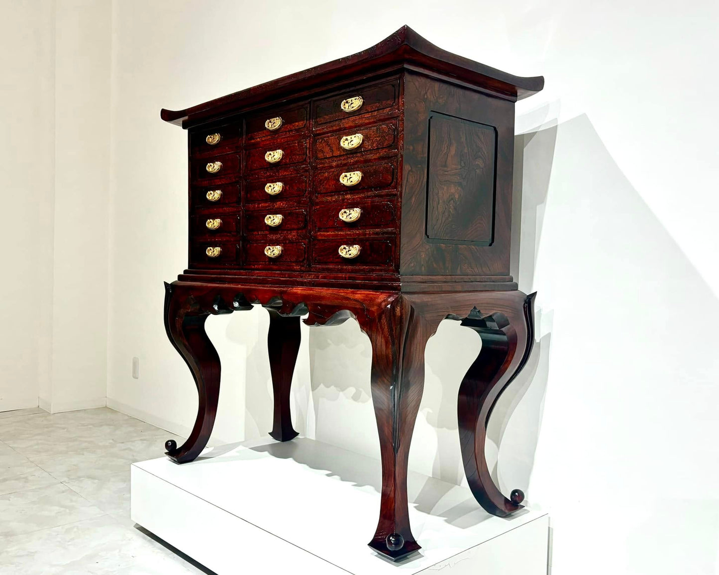Sato Mokko: Solid Keyaki Fifteen-Drawer Chest with Cabriole Legs