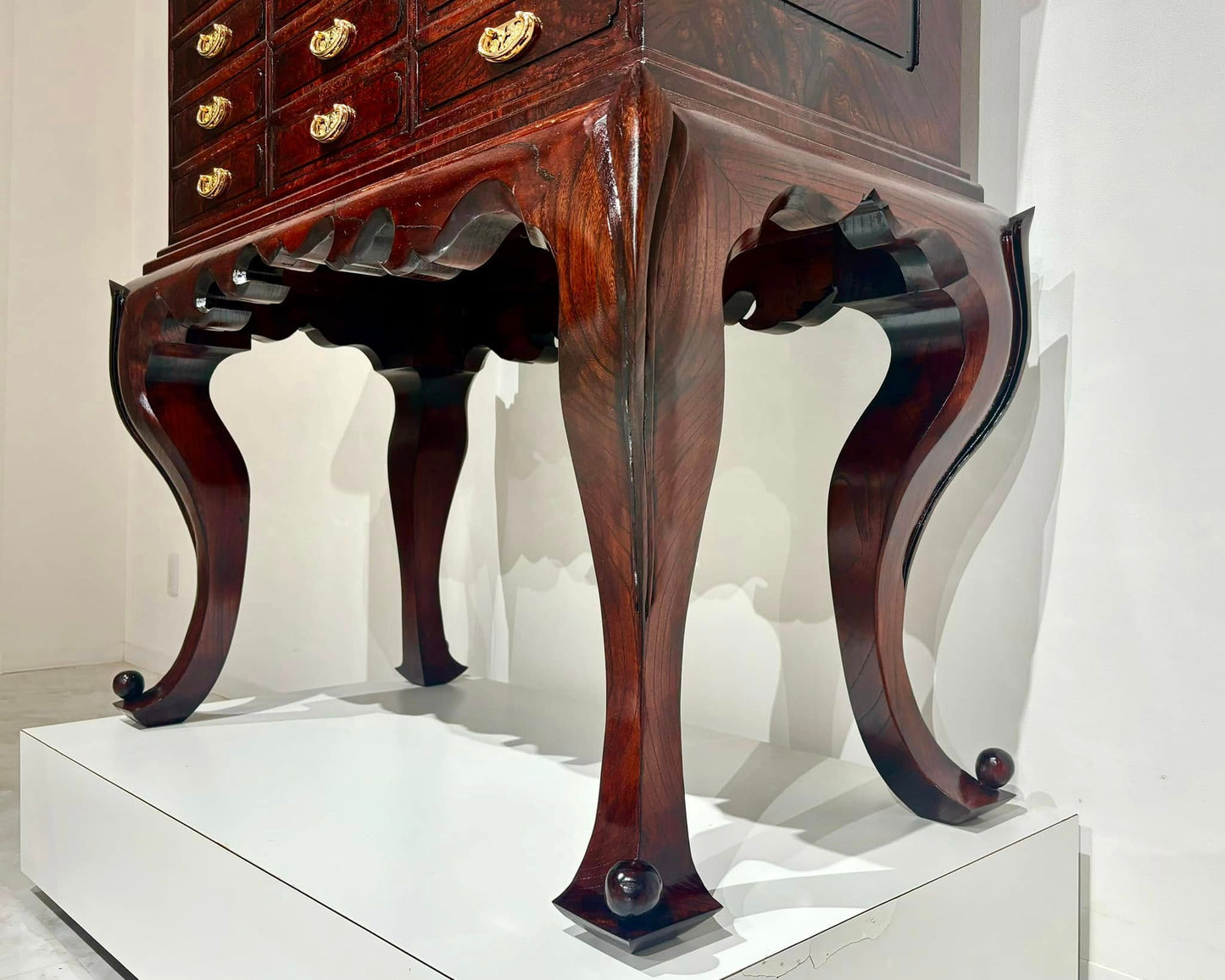 Sato Mokko: Solid Keyaki Fifteen-Drawer Chest with Cabriole Legs