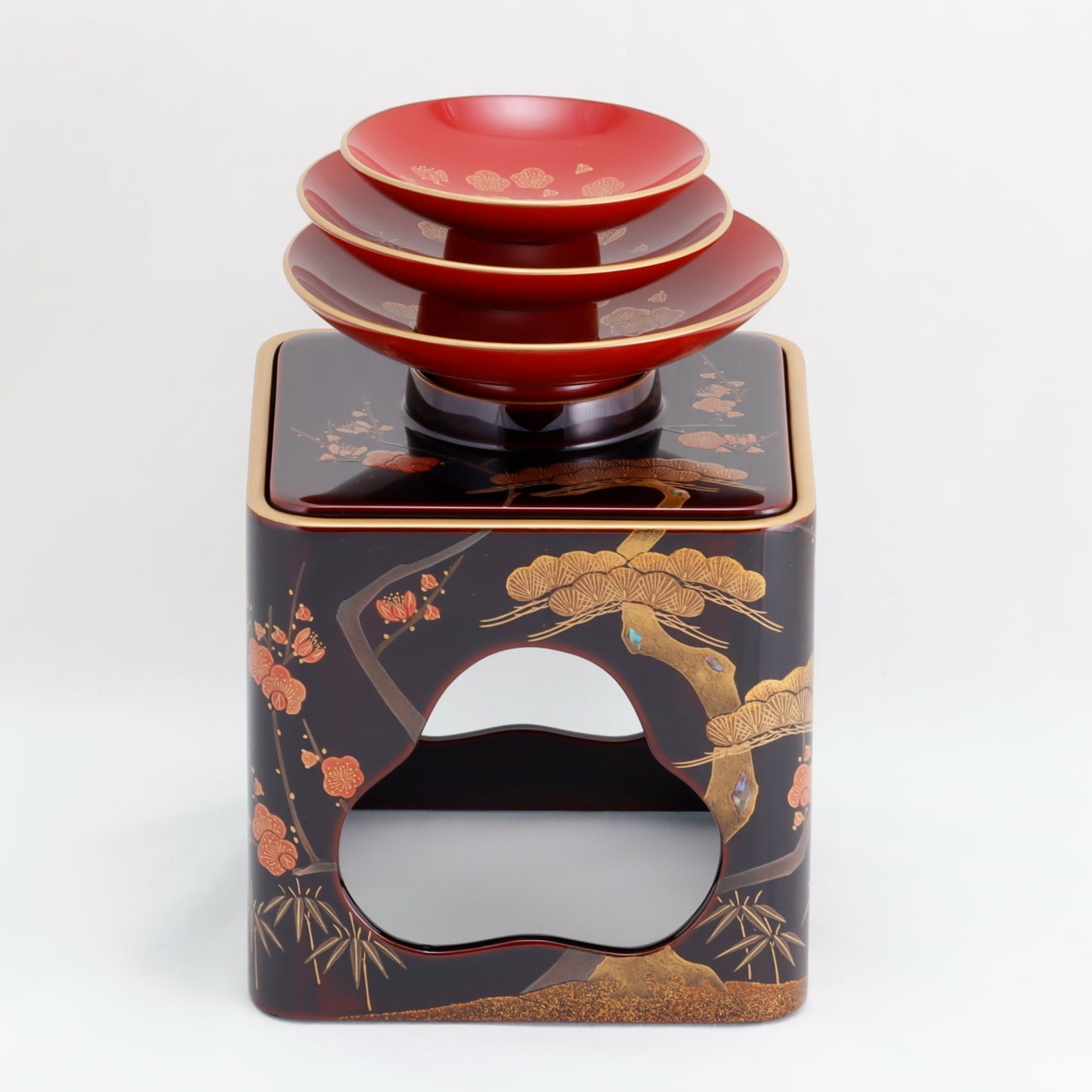 Kato Lacquerware: Wajima Lacquerware Fan-Shaped Toso Set - Pine, Bamboo and Plum Maki-e