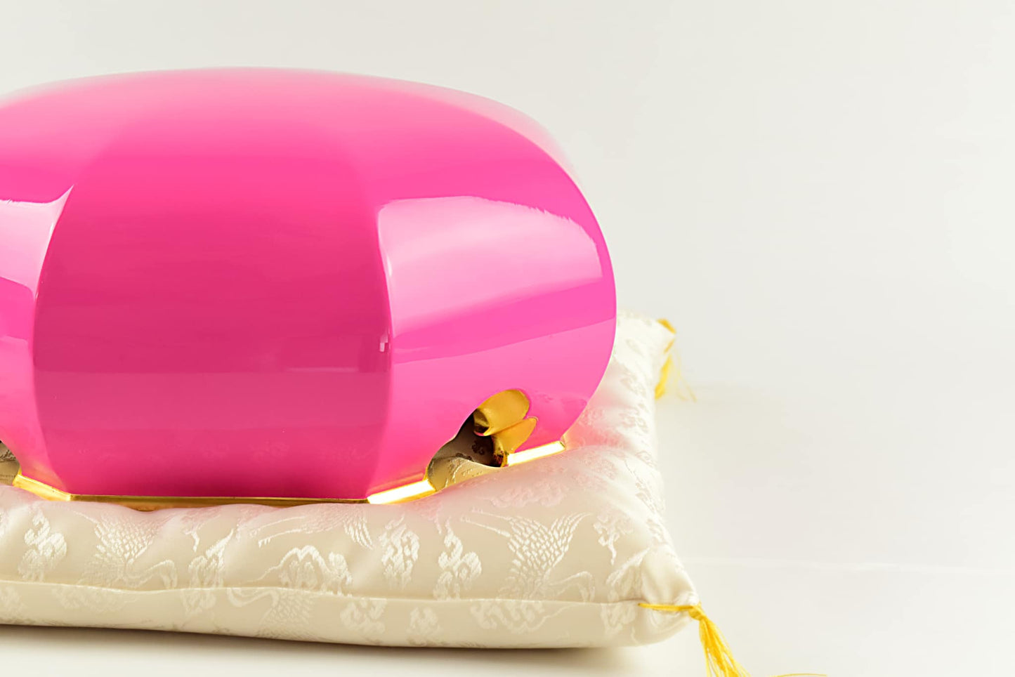 Sato Mokko: Irodori Tamatebako Treasure Box in Shocking Pink Lacquer (Pop Color Series)