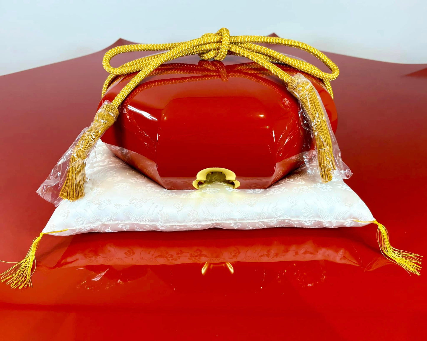 Sato Mokko: Vermilion Lacquer Tamatebako Octagon Sofa Table