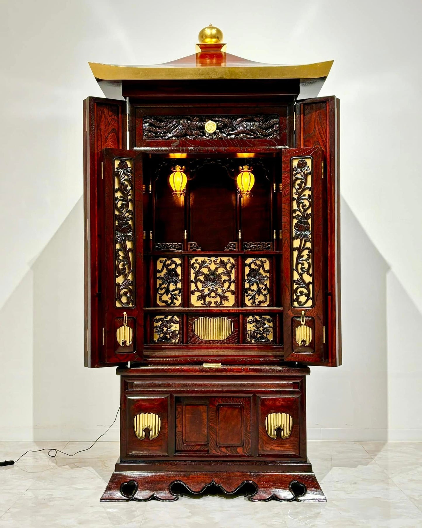 Sato Mokko: Solid Keyaki Zelkova Buddhist Shrine Cabinet with Phoenix Carvings