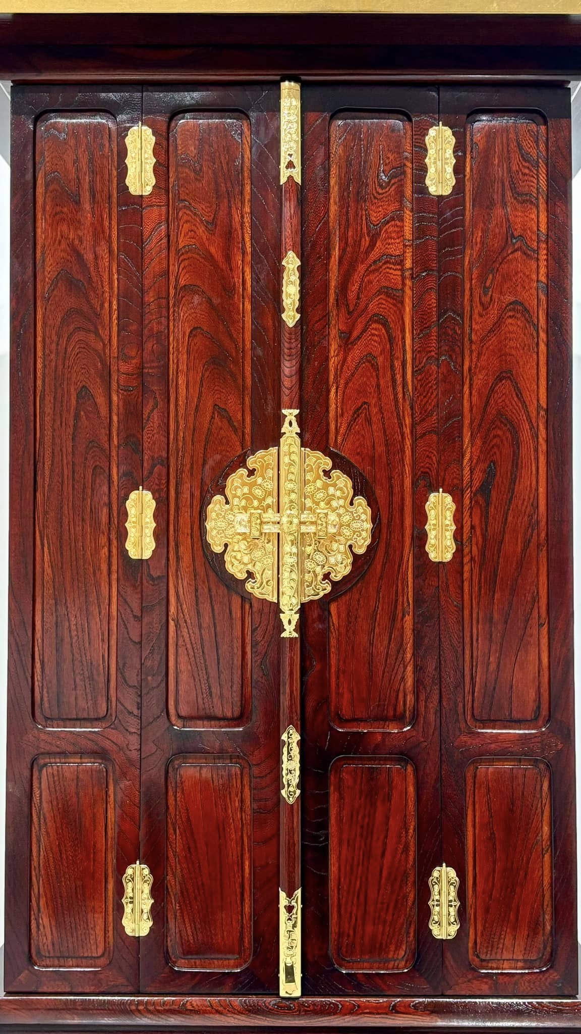 Sato Mokko: Solid Keyaki Zelkova Buddhist Shrine Cabinet with Phoenix Carvings