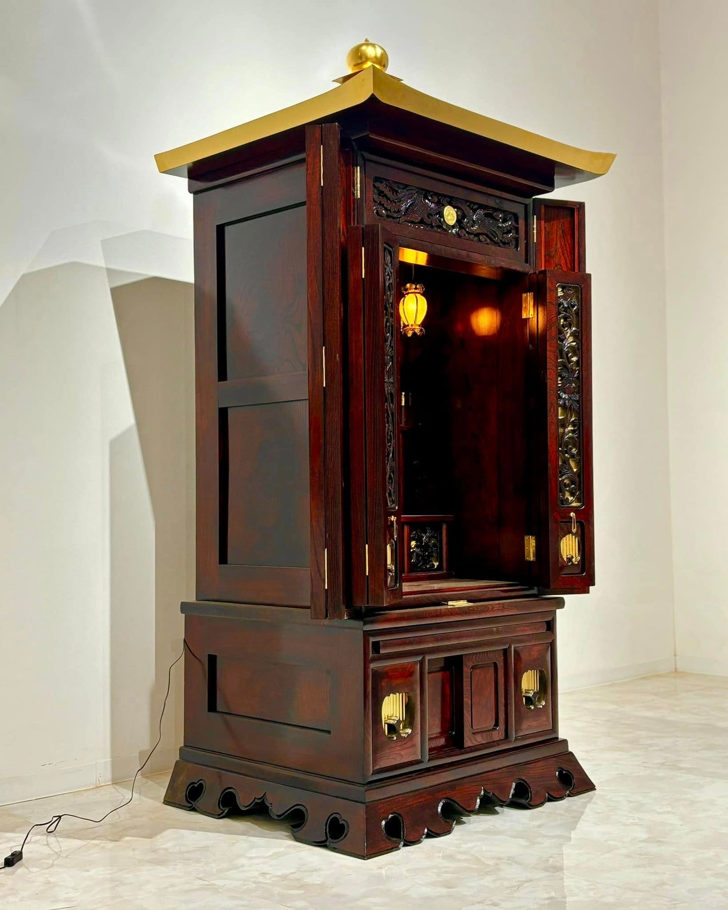 Sato Mokko: Solid Keyaki Zelkova Buddhist Shrine Cabinet with Phoenix Carvings