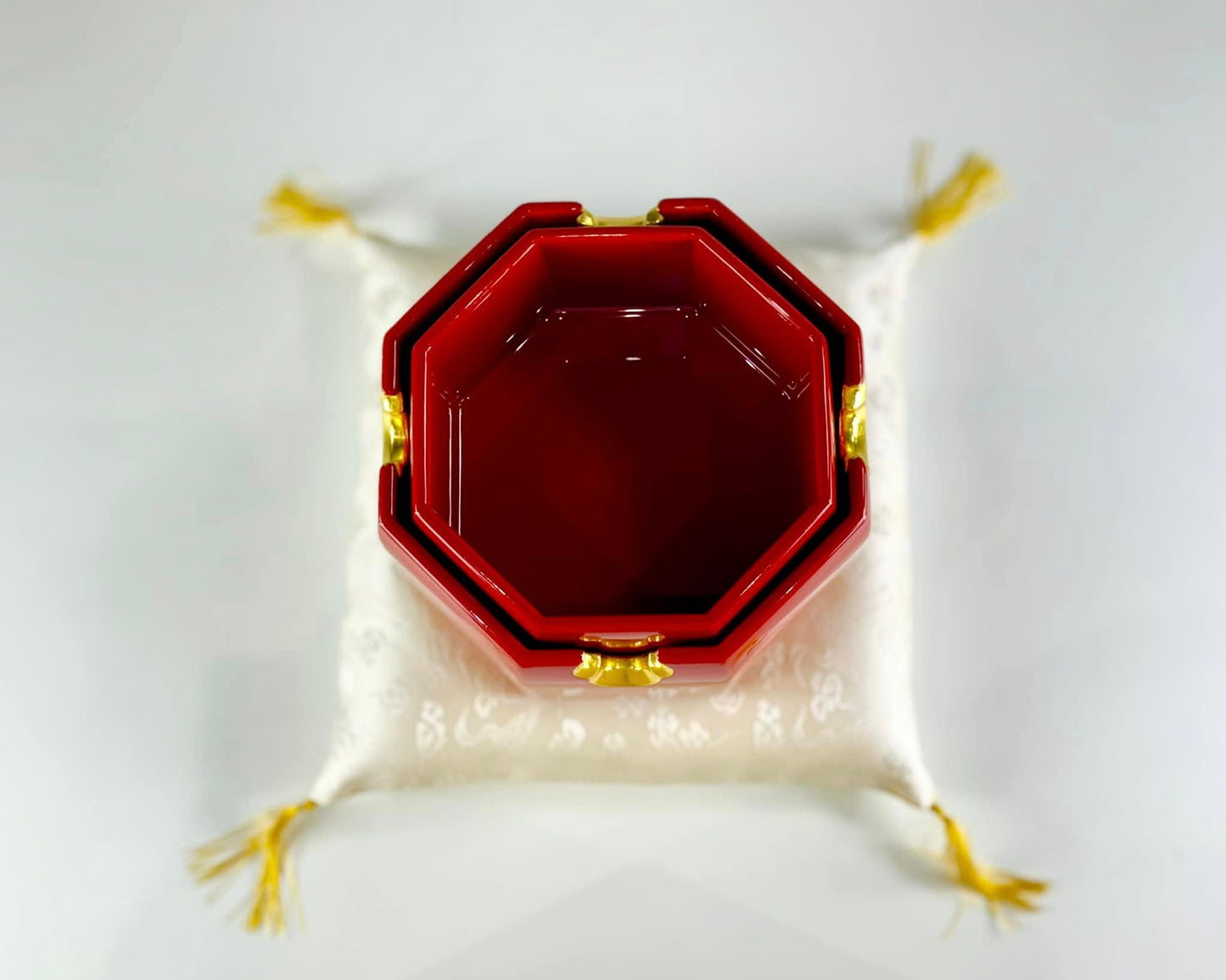Sato Mokko: Tamatebako Treasure Box in Vermilion Lacquer