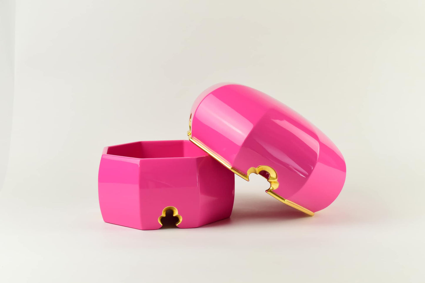 Sato Mokko: Irodori Tamatebako Treasure Box in Shocking Pink Lacquer (Pop Color Series)
