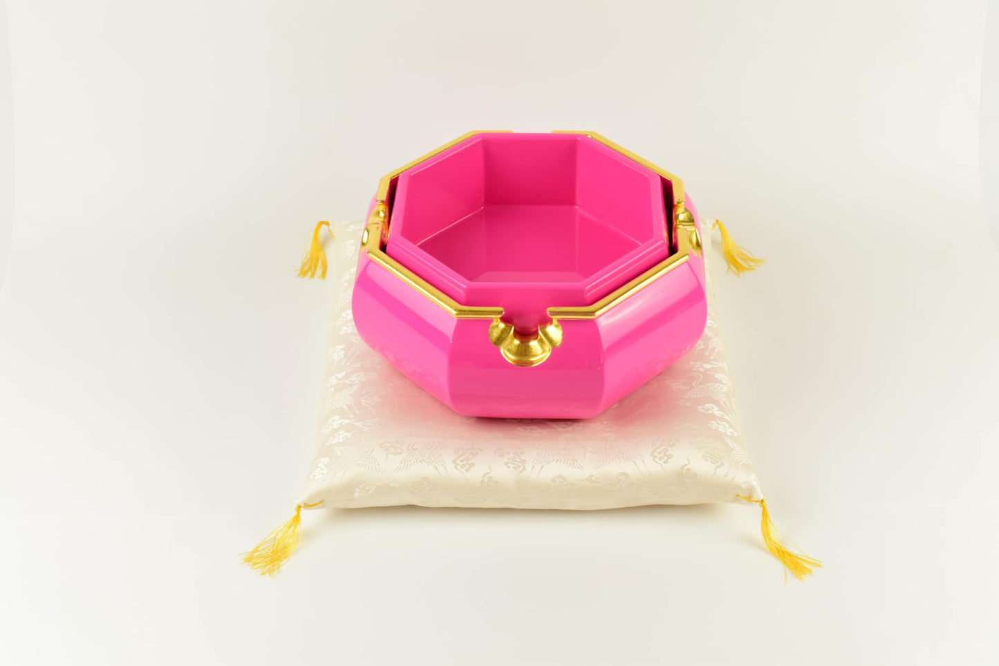 Sato Mokko: Irodori Tamatebako Treasure Box in Shocking Pink Lacquer (Pop Color Series)