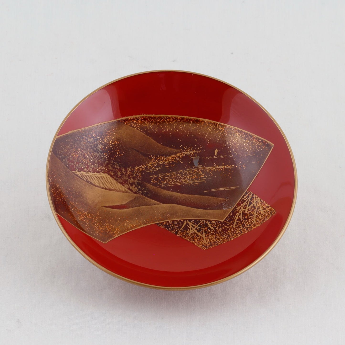 Kato Lacquerware: Wajima Lacquerware Toso Set – Bulging Body Form with Fan and Towed Boat Maki-e