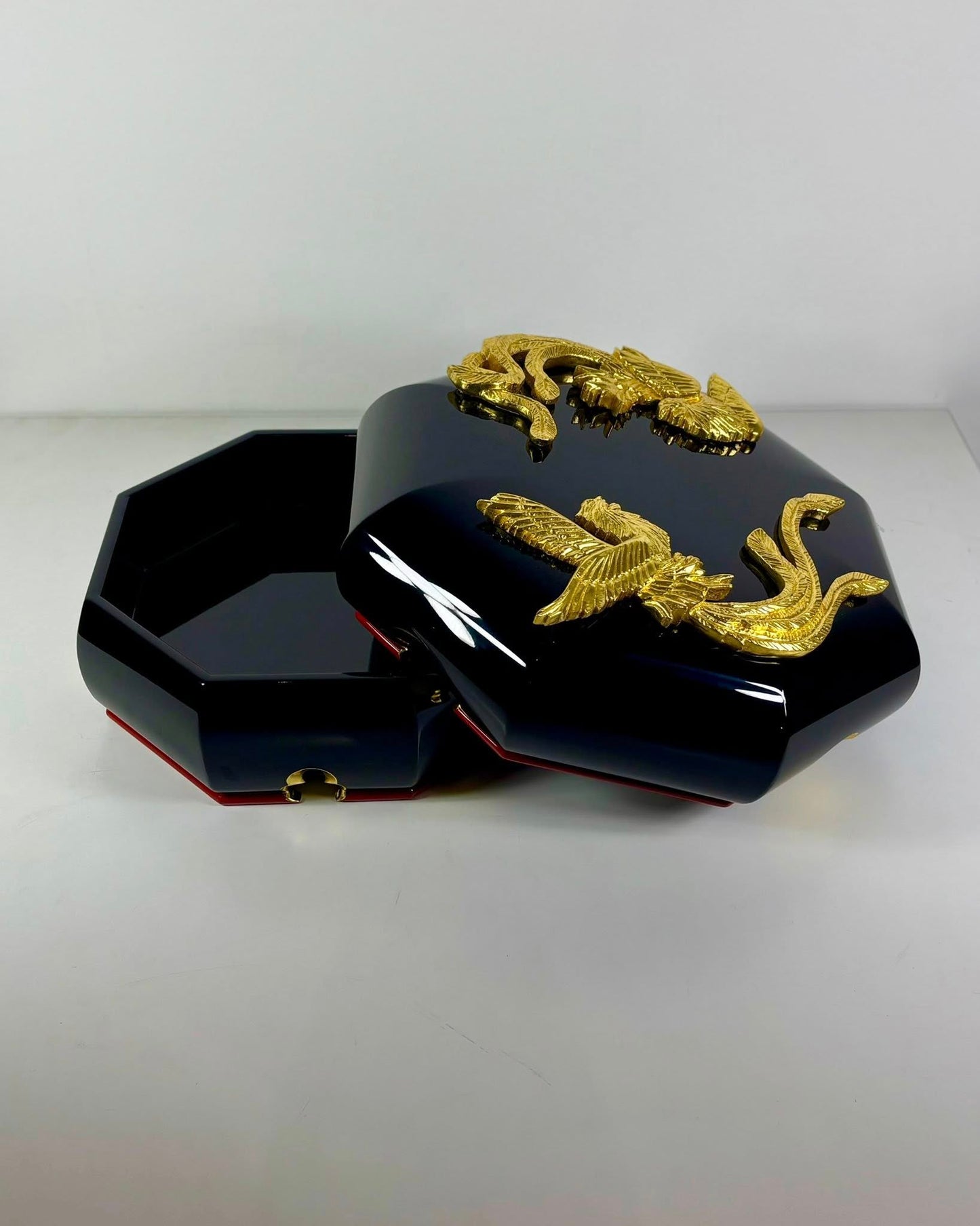 Sato Mokko: Phoenix Tamatebako　Treasure Box in Black Lacquer