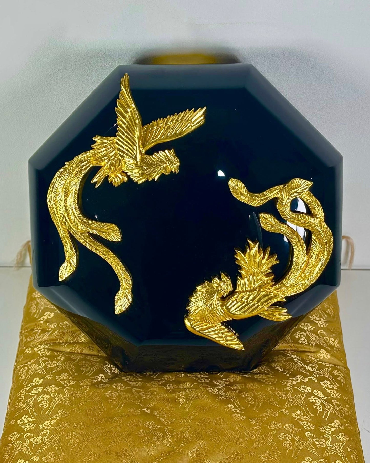 Sato Mokko: Phoenix Tamatebako　Treasure Box in Black Lacquer