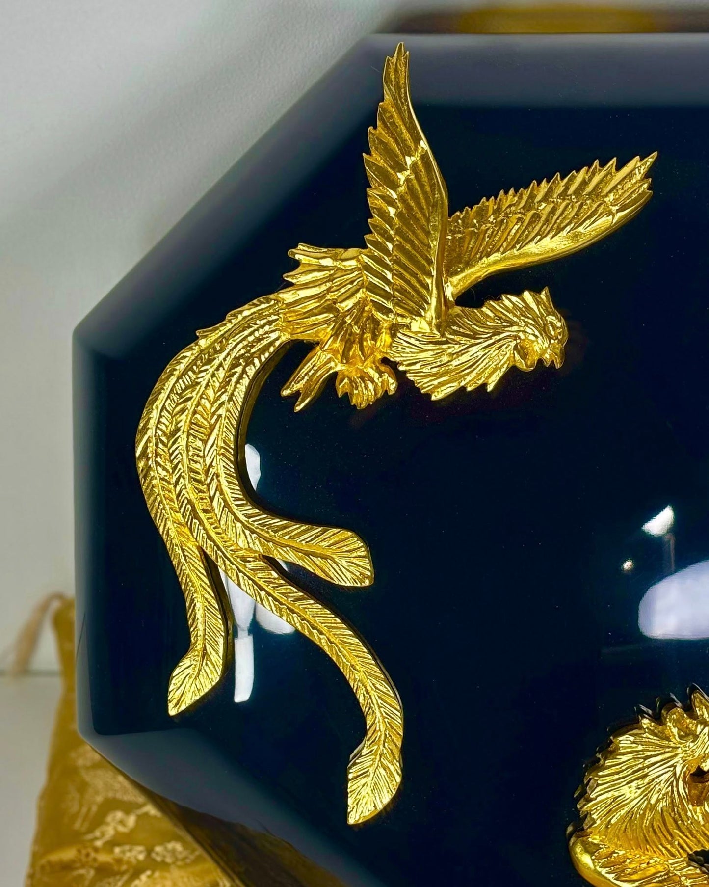 Sato Mokko: Phoenix Tamatebako　Treasure Box in Black Lacquer