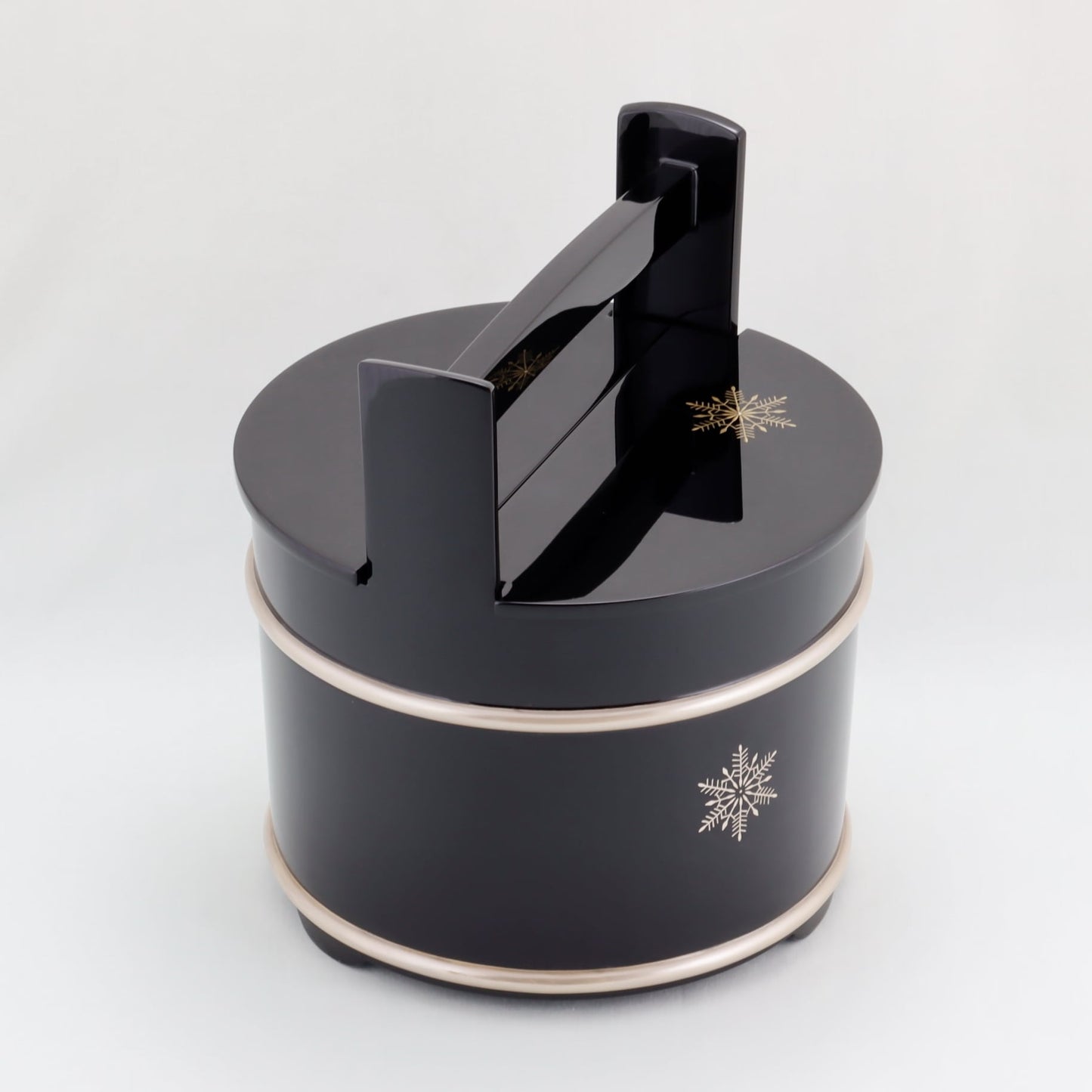 Kato Lacquerware: Wajima Lacquerware Ice Bucket with Snow Crystal Maki-e