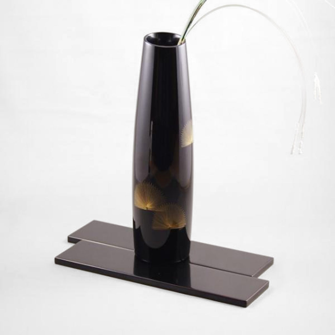 Shioyasu Shikki: Wajima Lacquerware Kuchikiri-Style Flower Vase with “Matsumori” Chinkin Decoration
