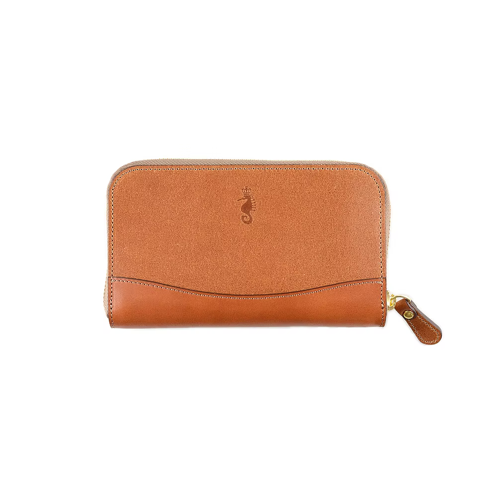 Takumics: Quindici Medallion Round Zipper Wallet L — Classic Brown / Italian Leather