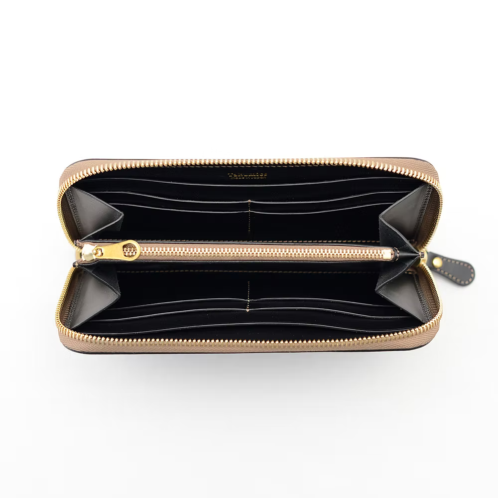 Takumics: Quindici Medallion Round Zipper Wallet L — Classic Black / Italian Leather