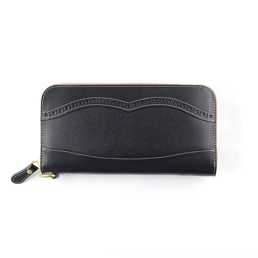 Takumics: Quindici Medallion Round Zipper Wallet L — Classic Black / Italian Leather