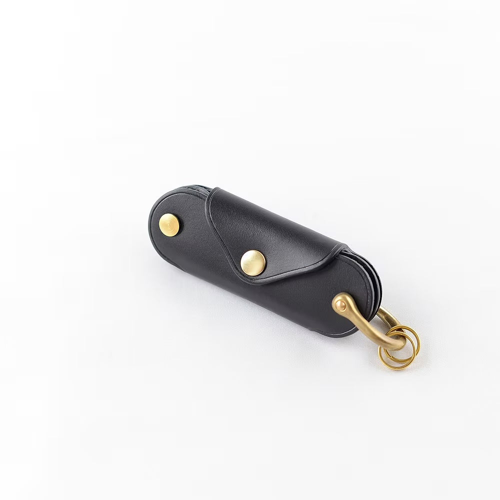 Takumics: Ovale Key Case — Classic Black (Italian Leather)
