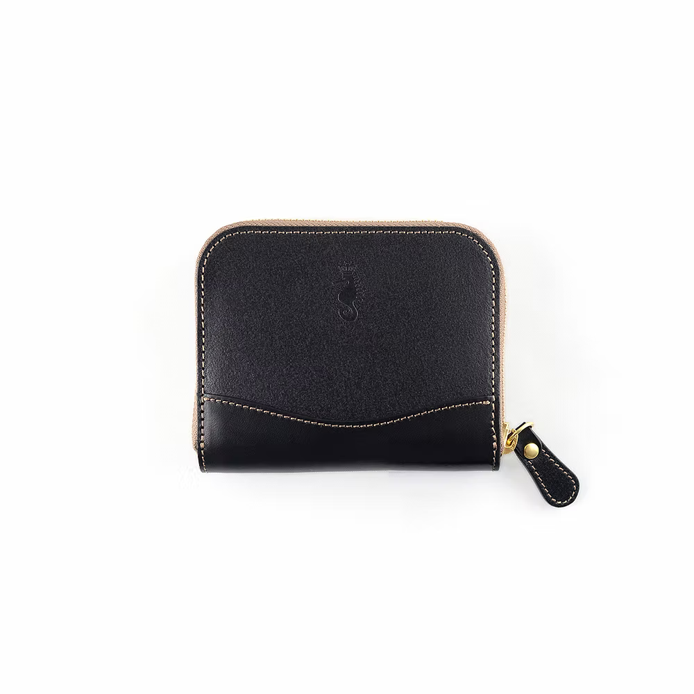 Takumics: Sei Medallion Round-Zip Wallet (S) — Classic Black / Italian Leather
