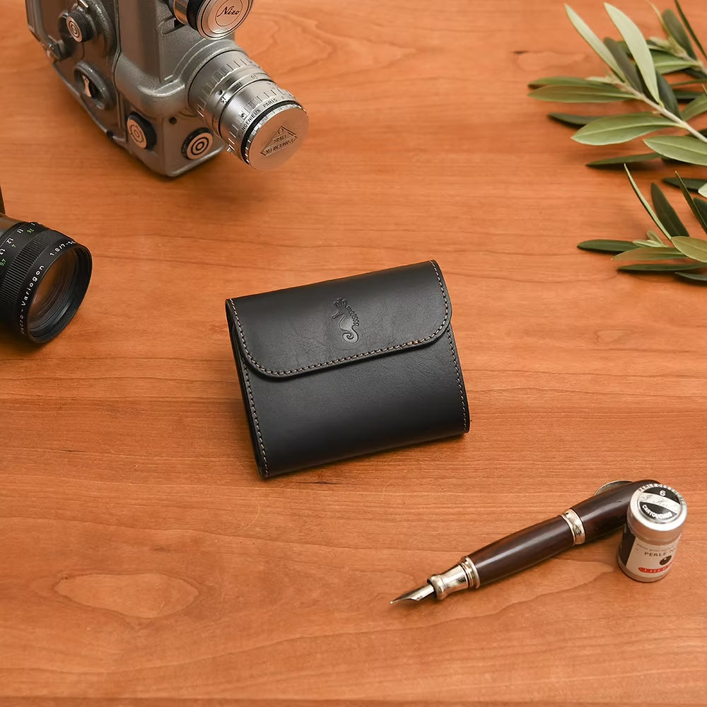 Takumics: Quattro Plus Tri-Fold Wallet — Classic Black / Italian Leather